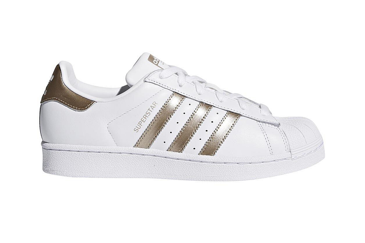 Why Choose Waterproof Sneakers?