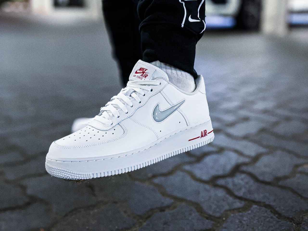 Design Aesthetics of the New Balance 9060