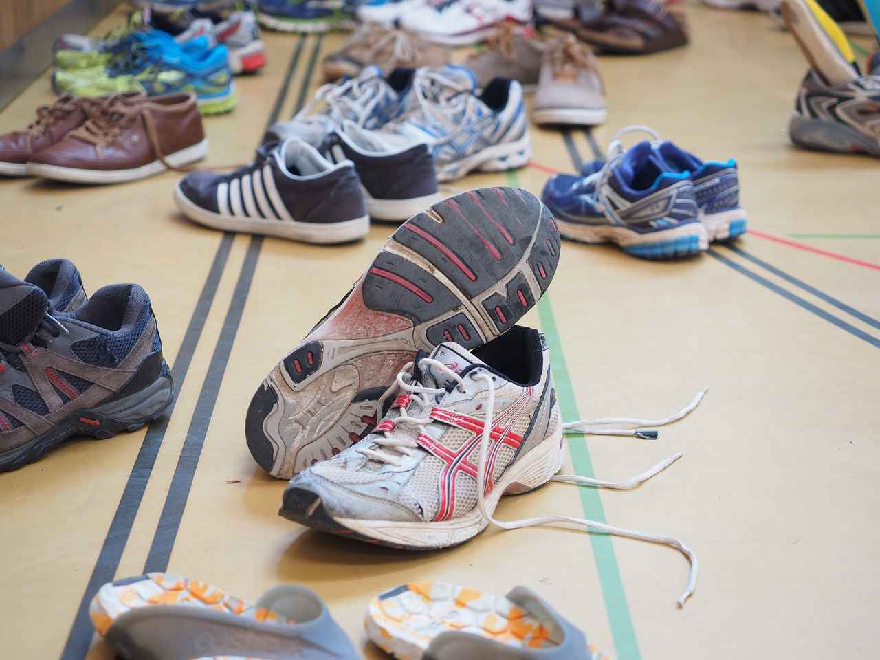 What Makes the New Balance 860 Unique?