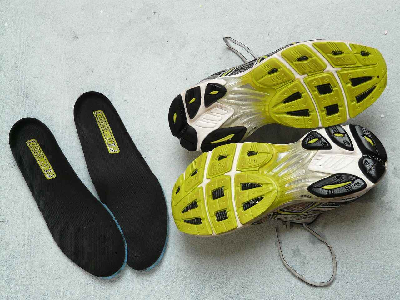 Overview of New Balance 880 Women
