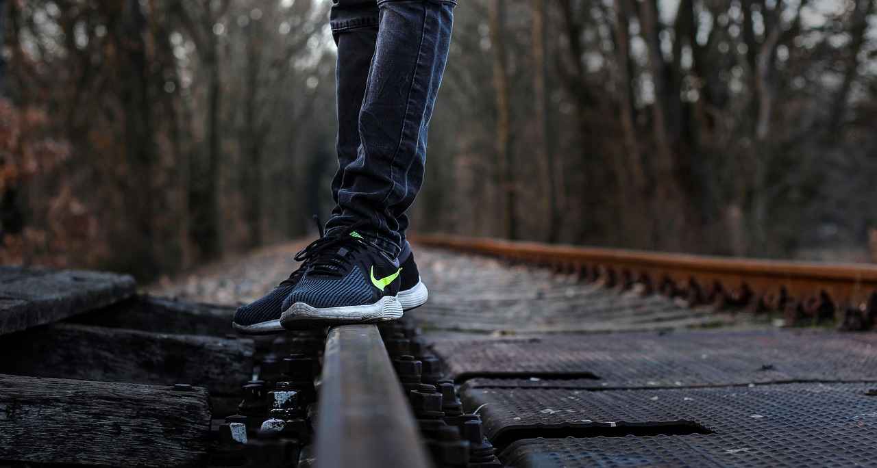 How New Balance Walking Shoes for Men Enhance Wellbeing